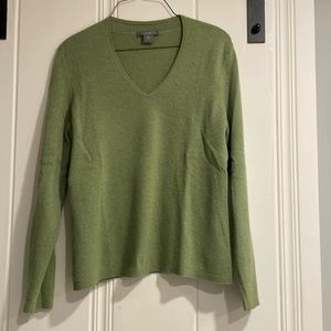 Ann Taylor 100% Cashmere Long sleeve V-Neck Sweater- Size LP